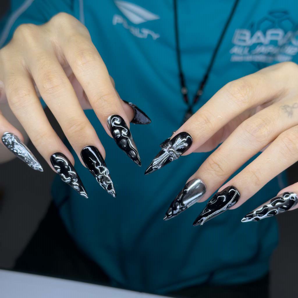 Dark Romance - Image 2